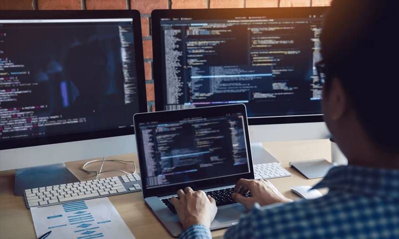 数据科学选型:R与Python如何赋能德惠市网站建设?